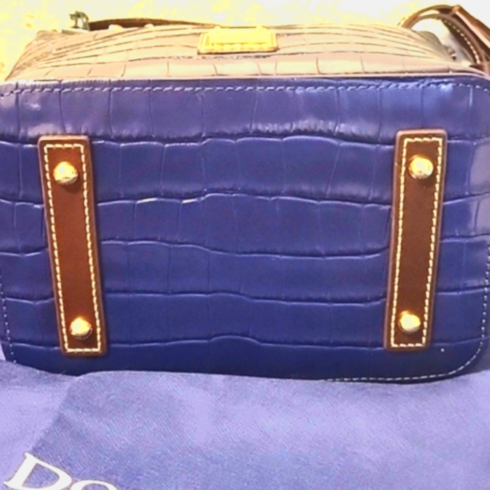 New Dooney & Bourke Oakdale Paige Crocodile Embossed Crossbody Midnight Blue - Picture 14 of 14